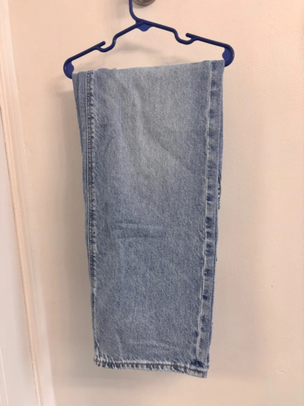 American Eagle Jeans - Picture 2 of 5